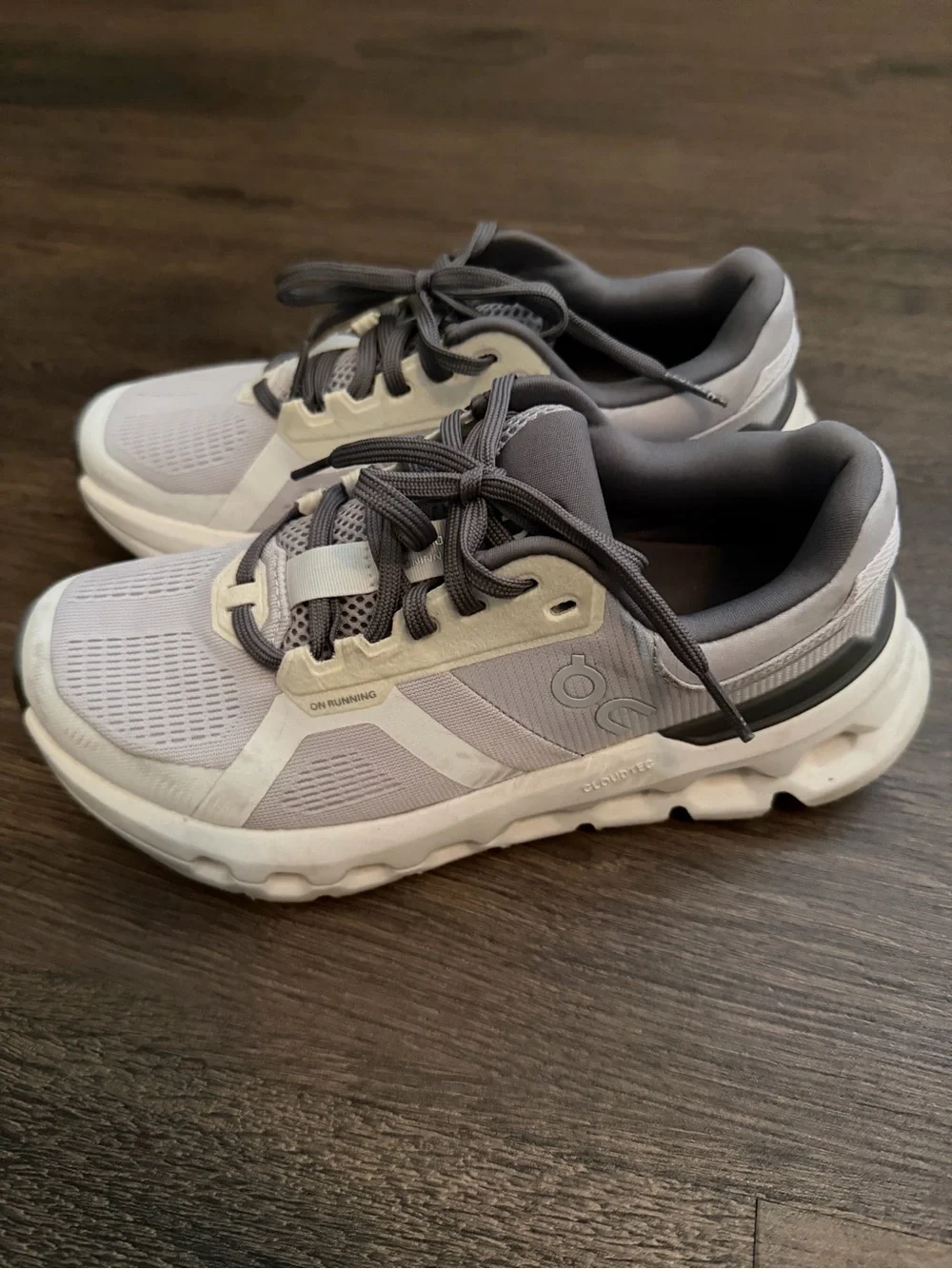 On Cloud Women’s Running Shoe - Light Gray/White